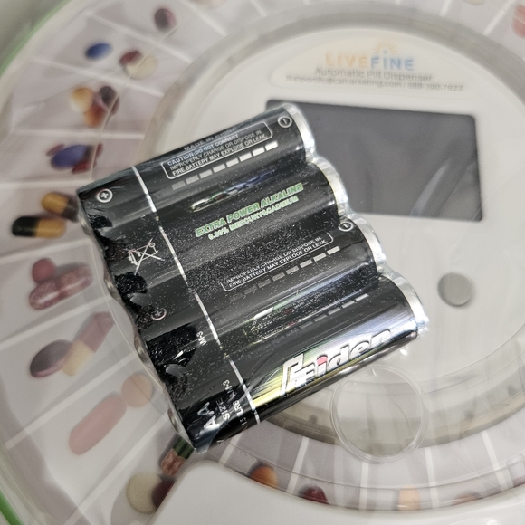 LiveFine Automatic Pill Dispenser 28 days Medication Organizer NIB NEW - Picture 15 of 15